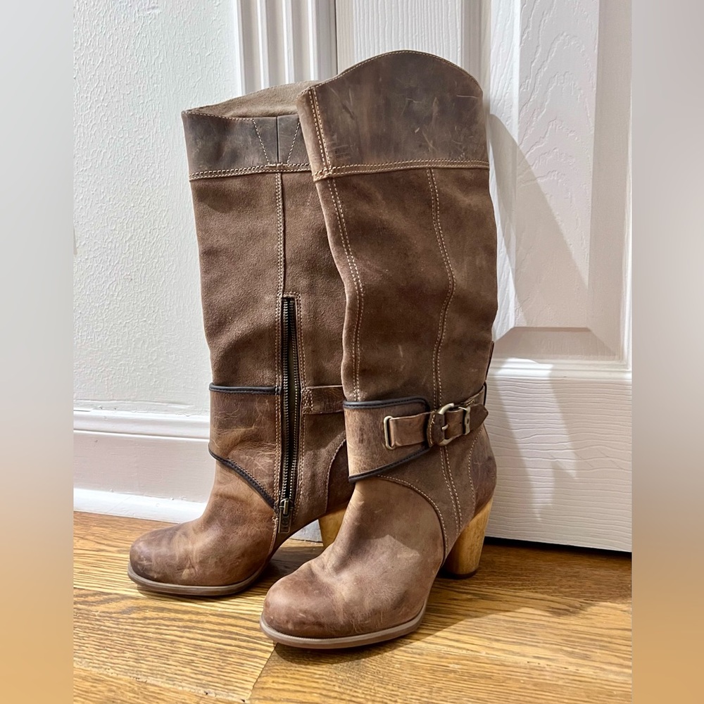 Timberland Leather Cowboy Boots Women’s size 6